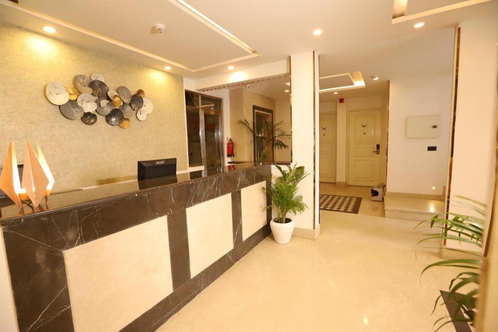 Hotel Mayur At Cr Park Nova Deli Exterior foto